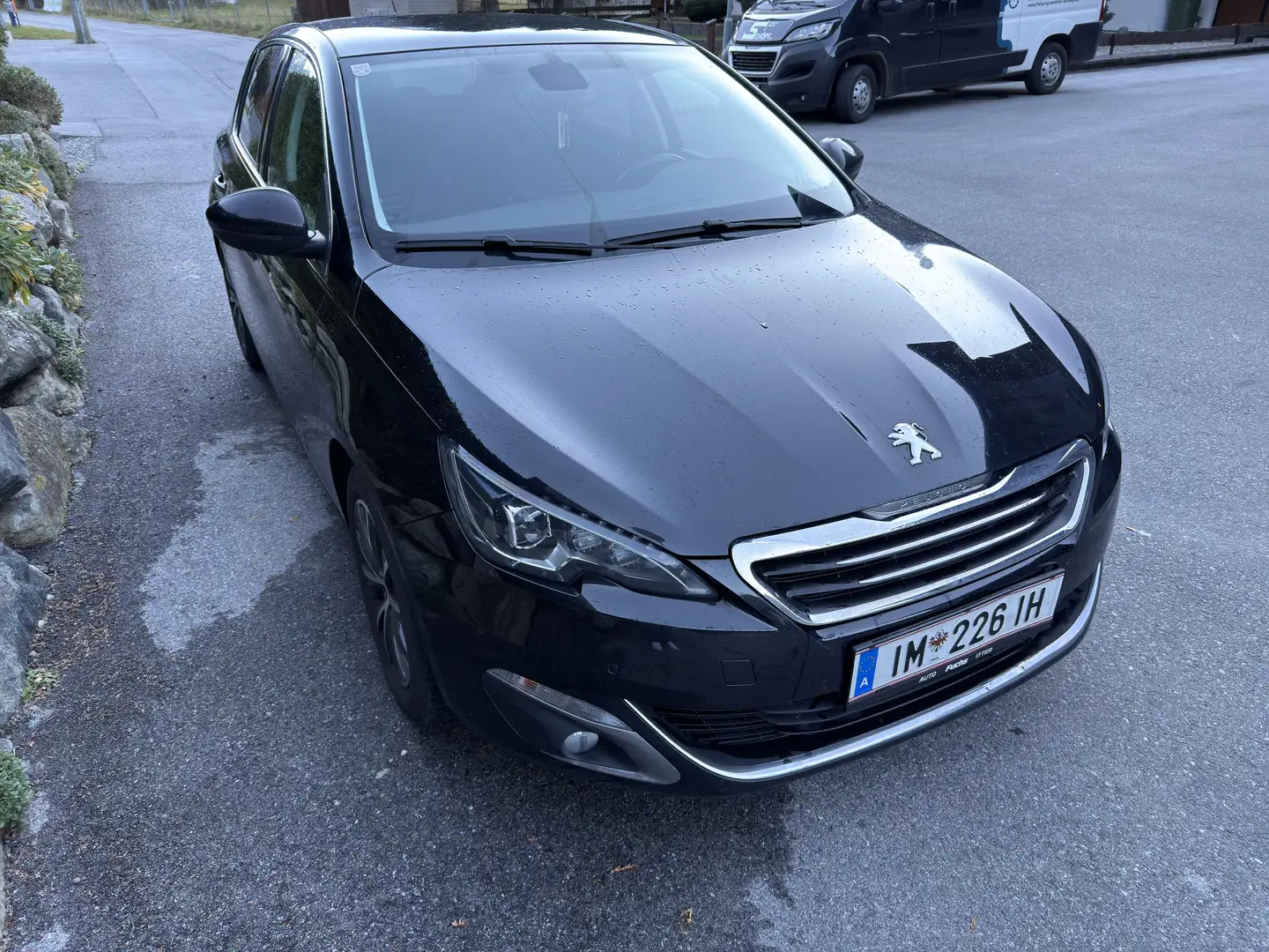 Peugeot 308 1,6 e-HDi 115 FAP Active 17" Felgen Stop&Start Sys Schwarz - 2