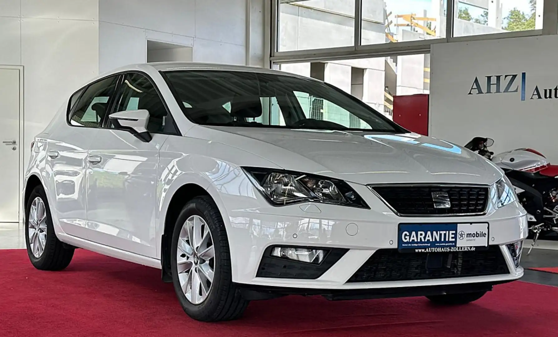 SEAT Leon 1,5 TGI PDC TEMPOMAT ERDGAS Benzin Blanc - 1