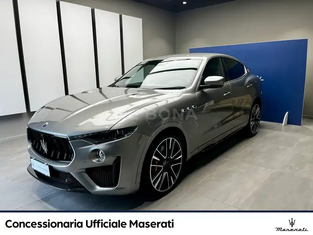 Maserati Levante 3.8 v8 trofeo 580cv auto Carbonio / Bowers&Wilkins