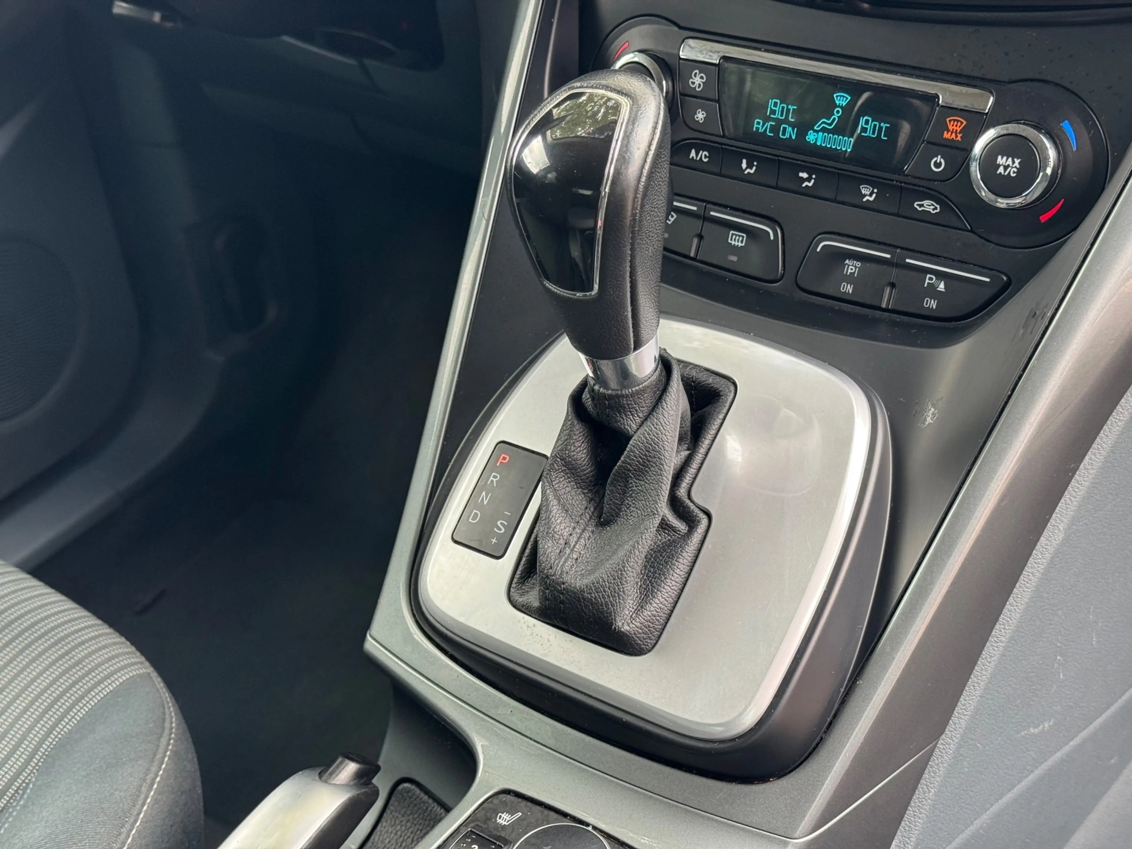 Ford Grand C-Max 2.0 TDCi 140PK AUTOMAAT|FULLOPTION — photo 3