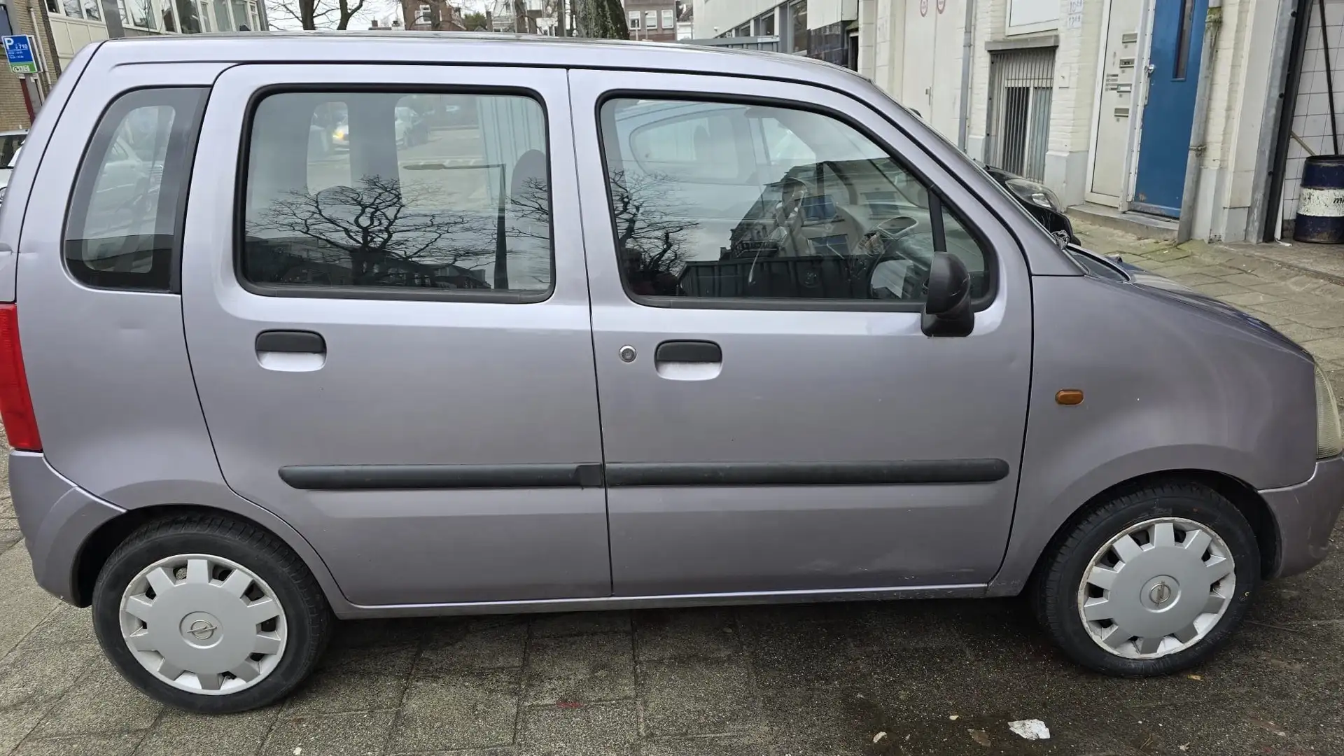 Opel Agila 1.2-16V Essentia Paars - 2