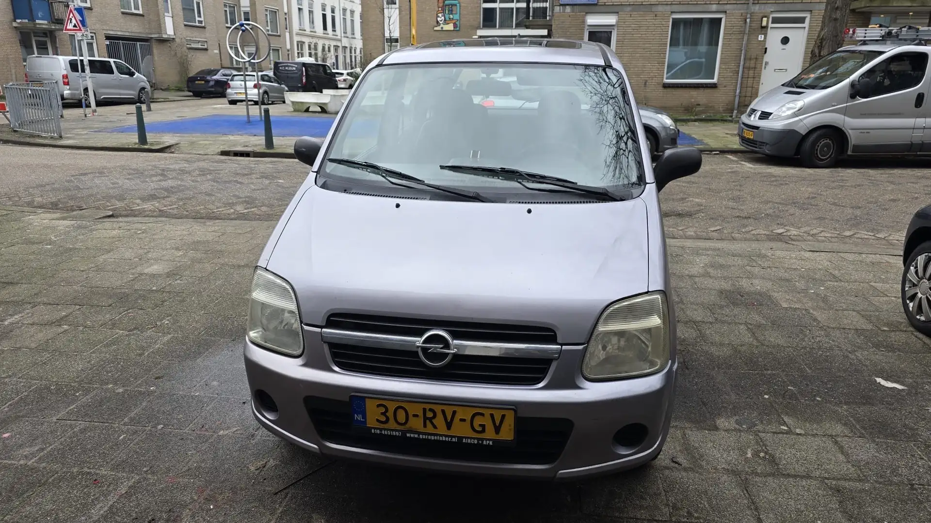 Opel Agila 1.2-16V Essentia Paars - 1