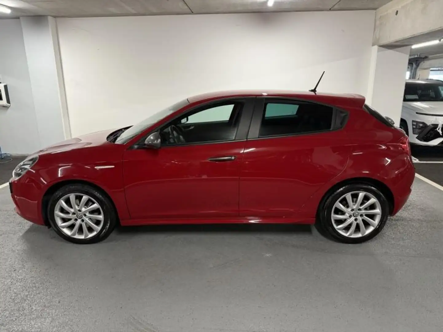 Alfa Romeo Giulietta 1.4 TB MultiAir 150ch Lusso Stop\u0026Start Rouge - 2