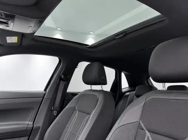 Volkswagen Polo view 7