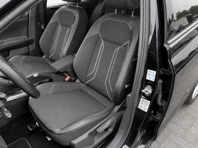 Volkswagen Polo view 18