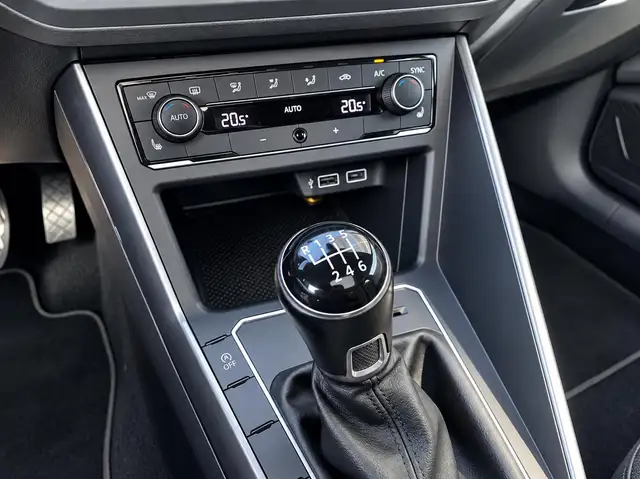 Volkswagen Polo view 19