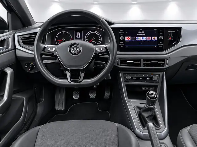 Volkswagen Polo view 4