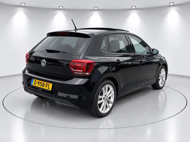 Volkswagen Polo view 2