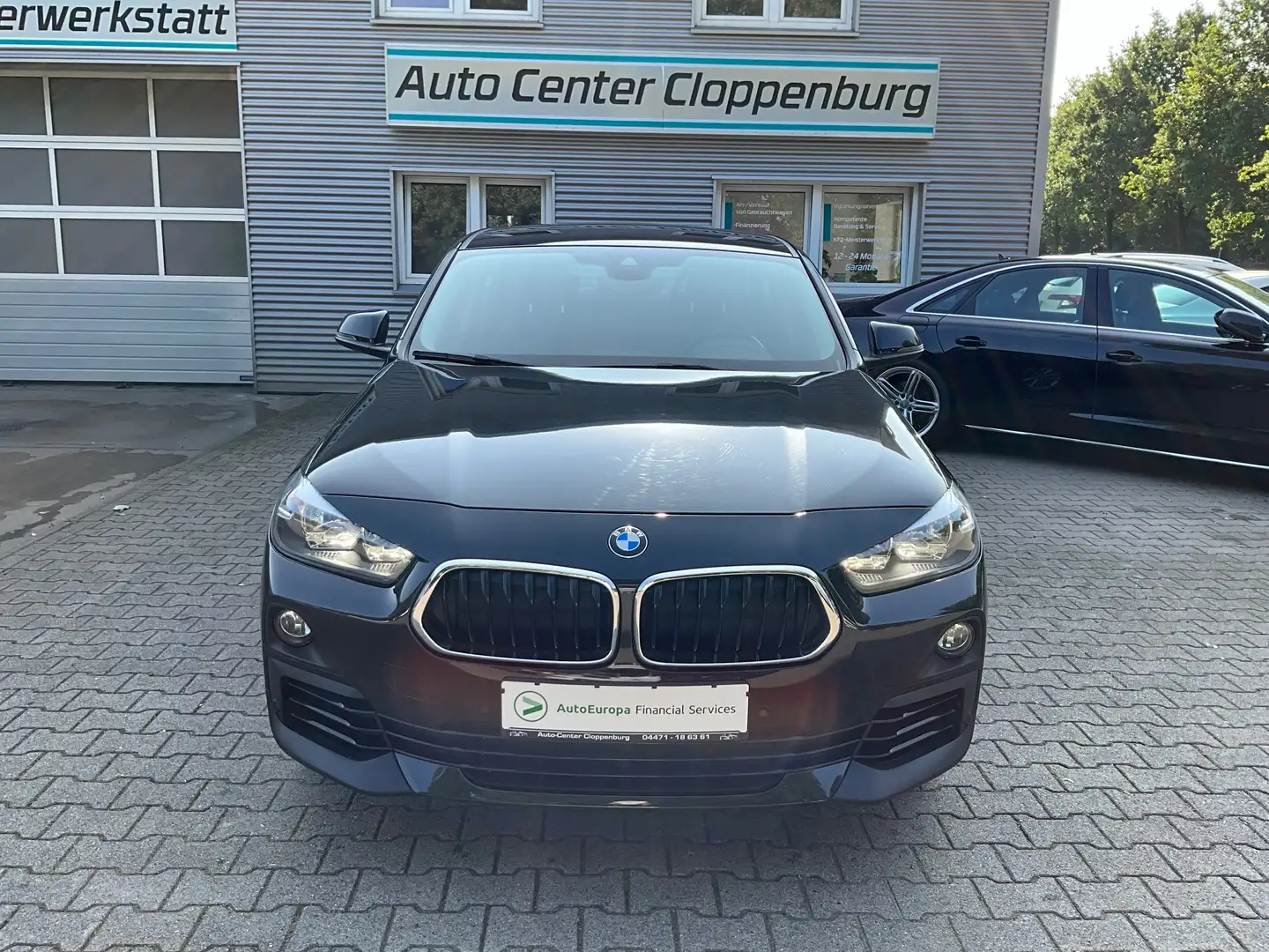 BMW X2 sDrive 20 i Automatik Advantage Schwarz - 2