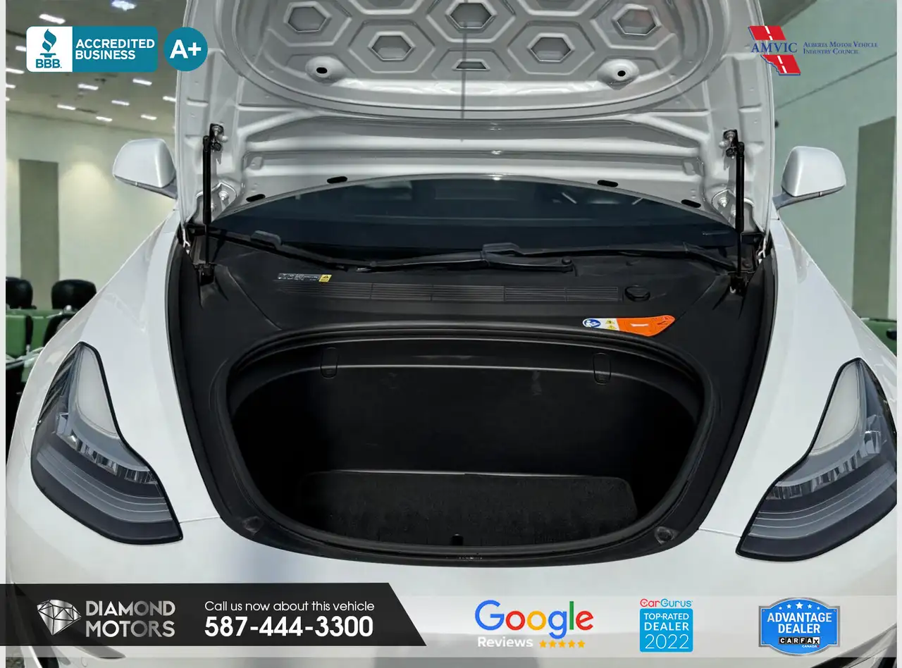Tesla Model 3 photo Tesla Model 3
