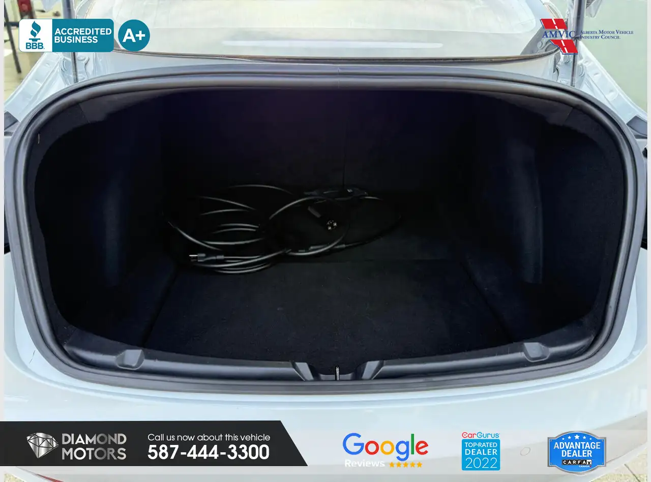 Tesla Model 3 photo Tesla Model 3