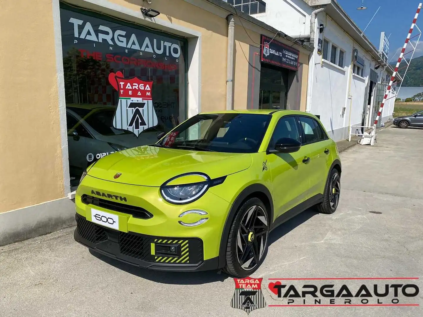 Abarth 600e Scorpionissima Verde - 1