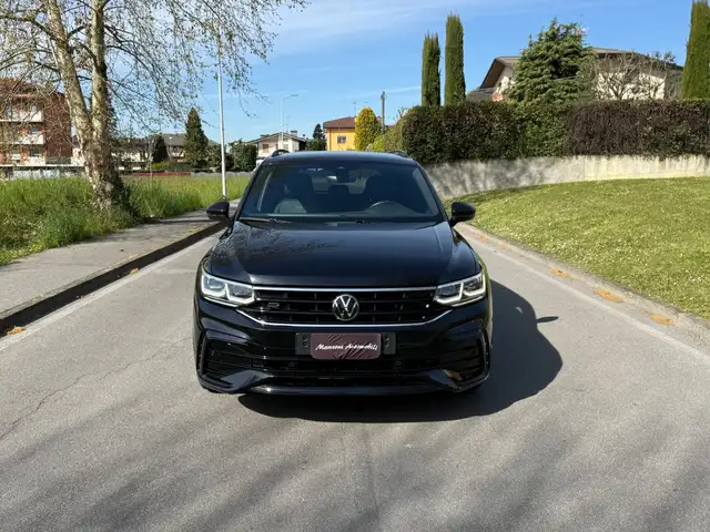 Volkswagen Tiguan view 12