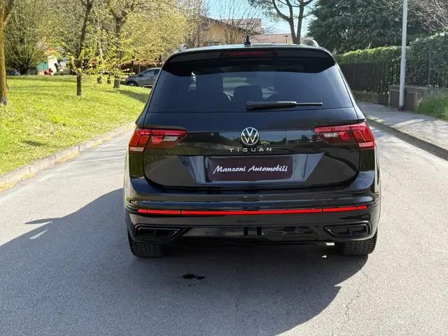 Volkswagen Tiguan view 14