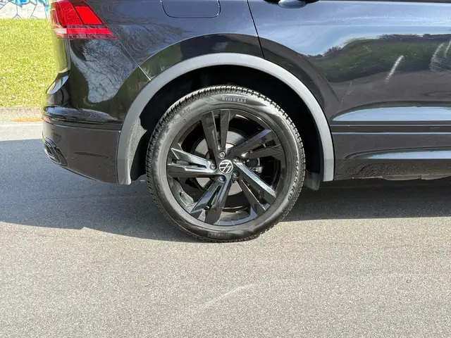 Volkswagen Tiguan view 11