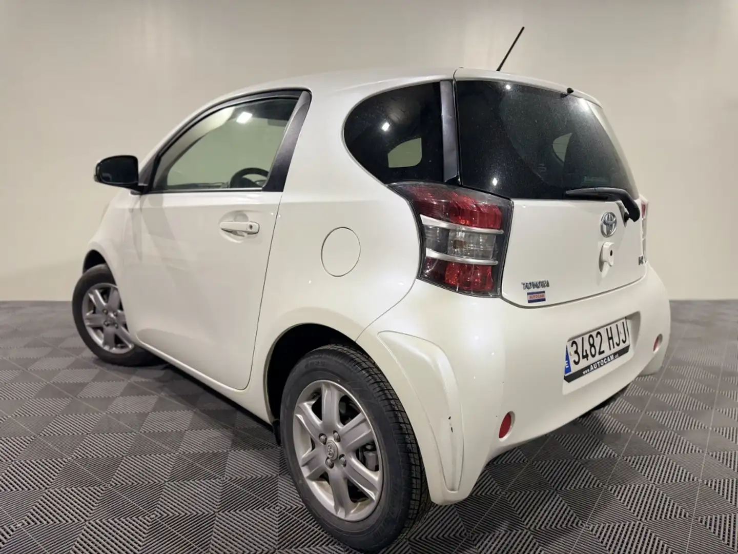 Toyota iQ 1.0 VVT-i Weiß - 2