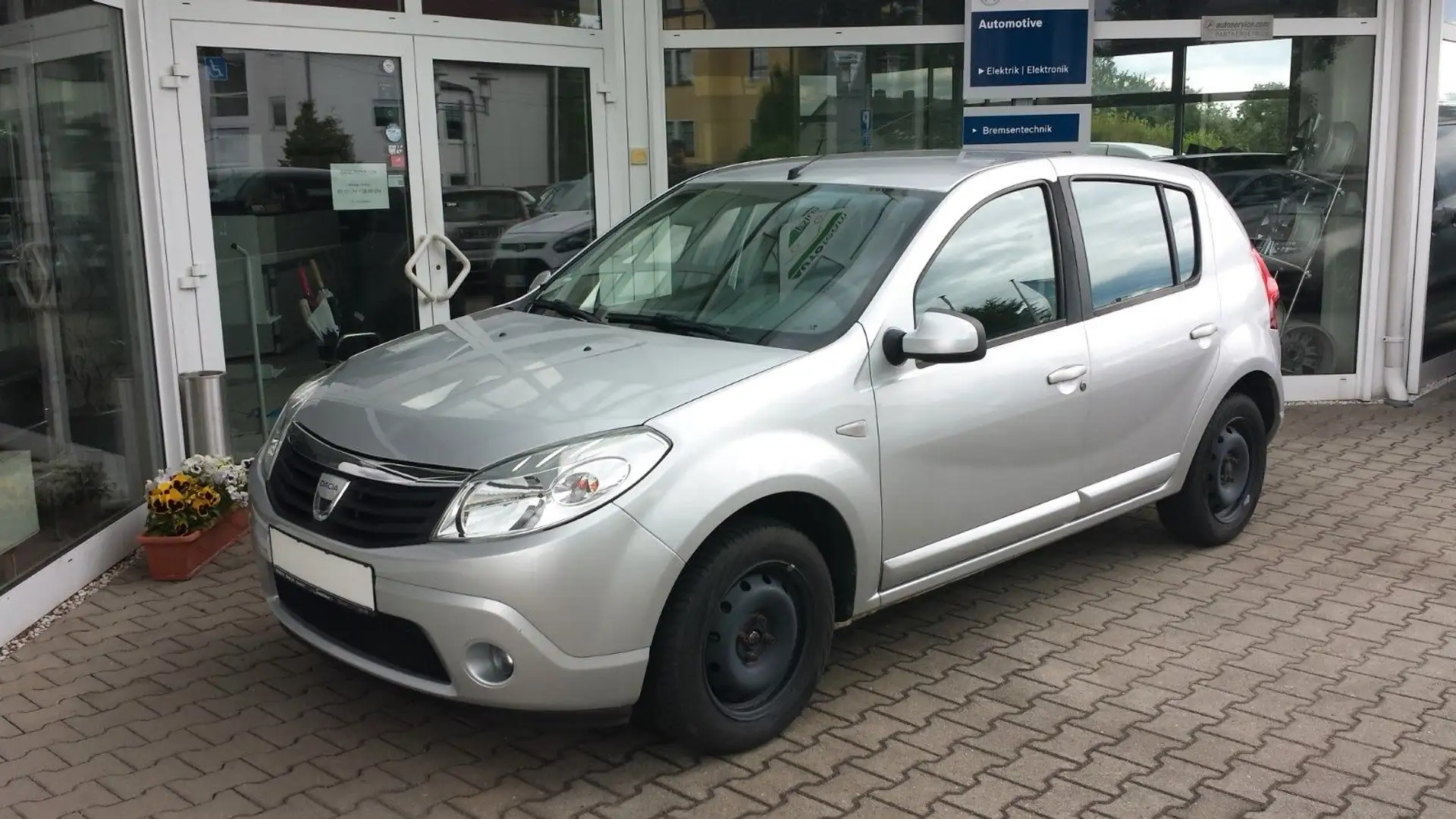 Dacia Sandero Laureate TÜV NEU ! Grijs - 2