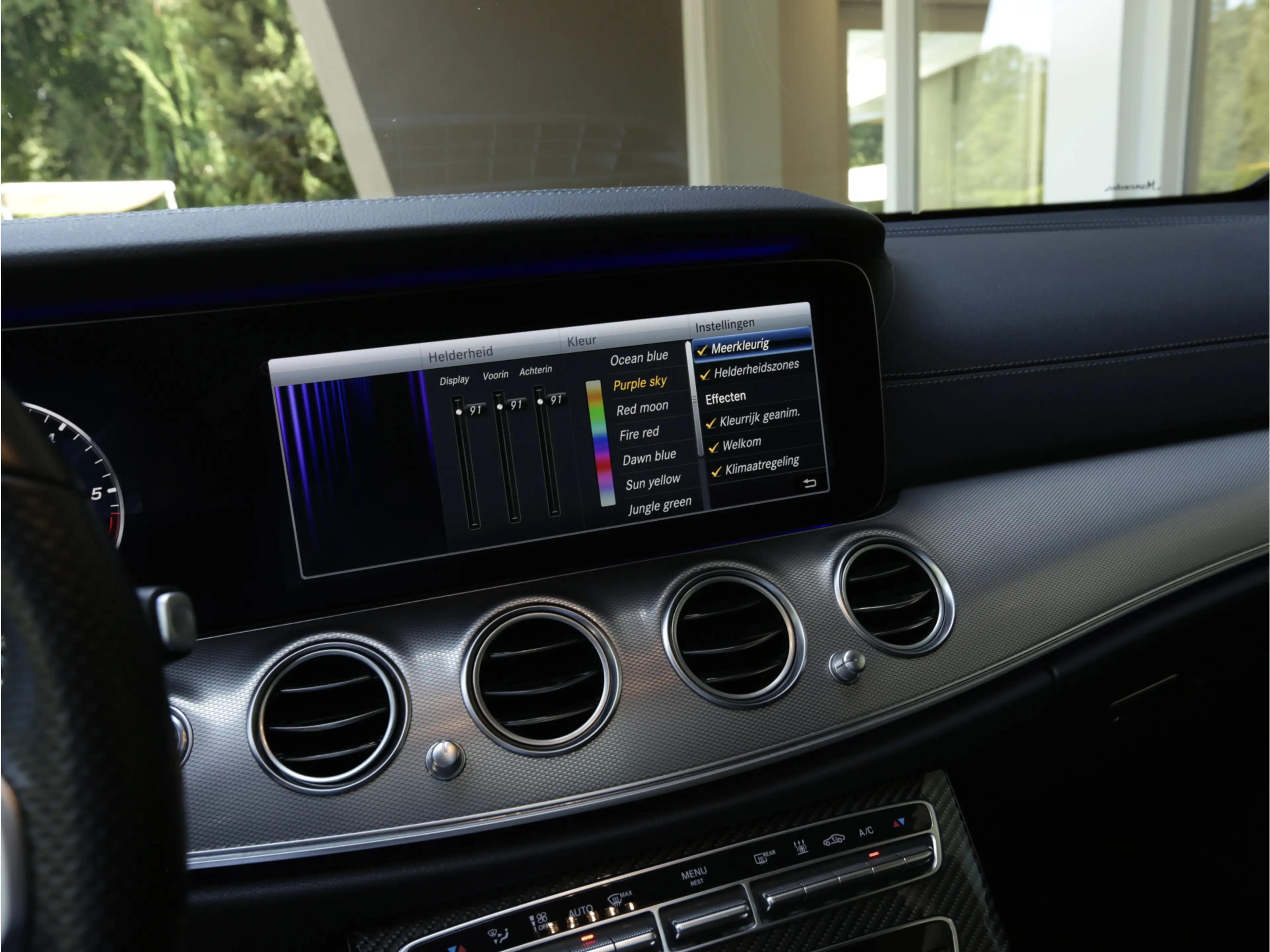 Mercedes-Benz E 400 Estate 400d 4Matic AMG — photo 24