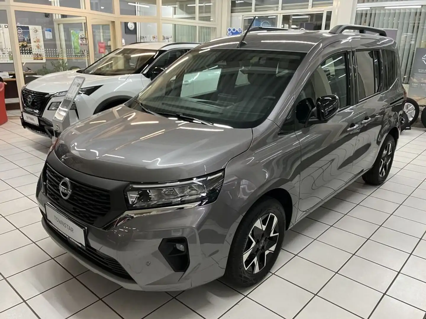 Nissan Townstar L1 DIG-T 130 Tekna 5-Sitzer Grau - 2