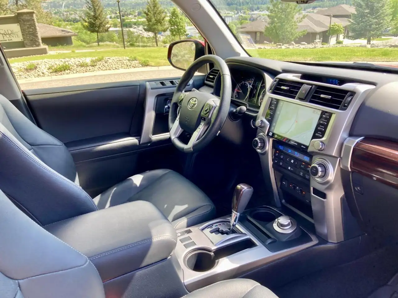 Toyota 4-Runner снимка Toyota 4-Runner