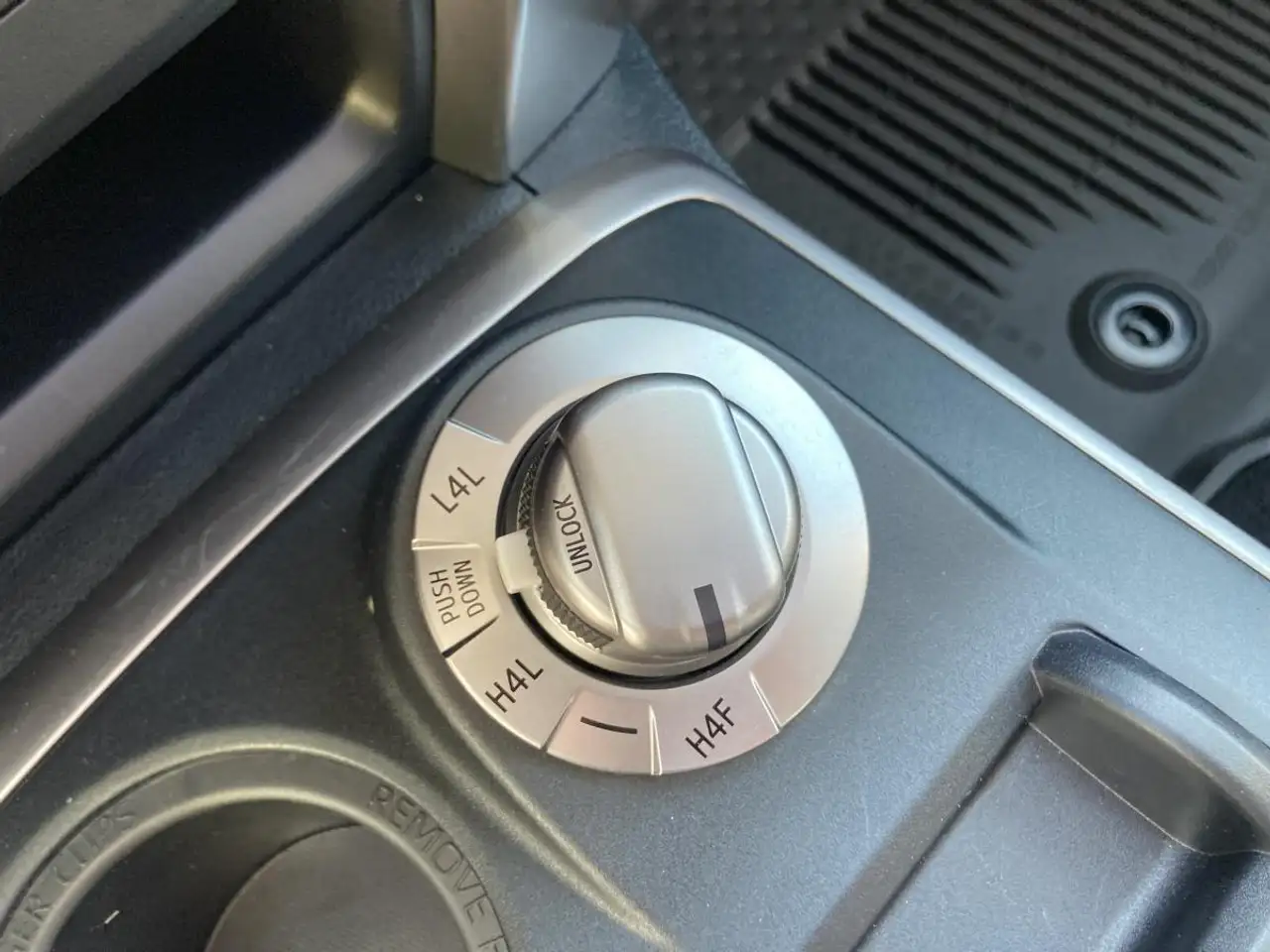 Toyota 4-Runner снимка Toyota 4-Runner