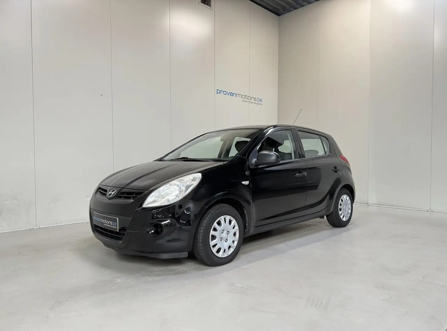 Hyundai i20 1.4 Diesel Man. - Radio - Airco - Goede staat! Zwart - 1