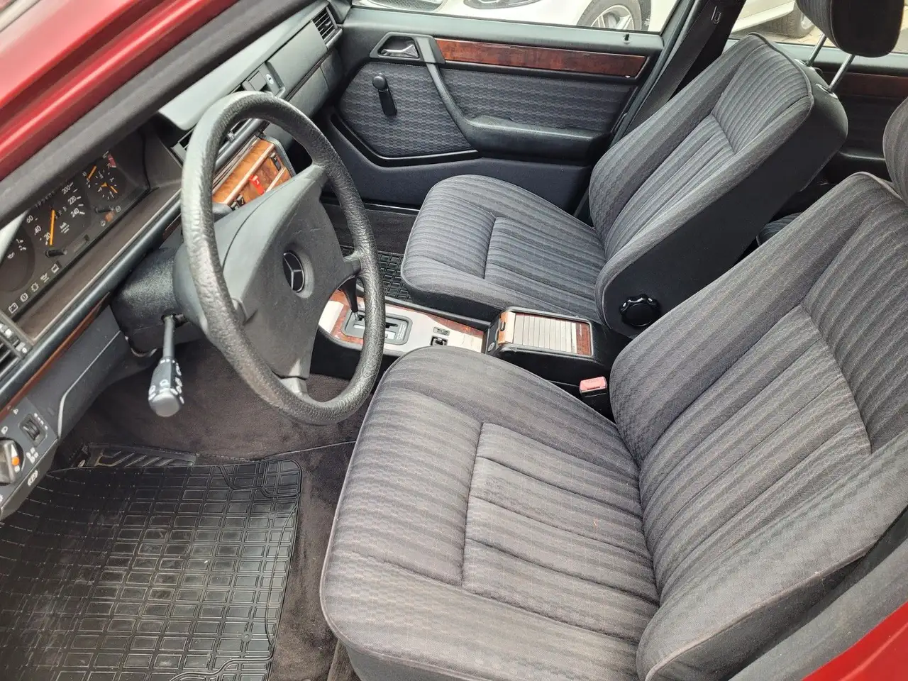 Mercedes-Benz 260 E*Automatik*Schiebedach*TÜV NEU*H-KENNZEICHEN, foto 12