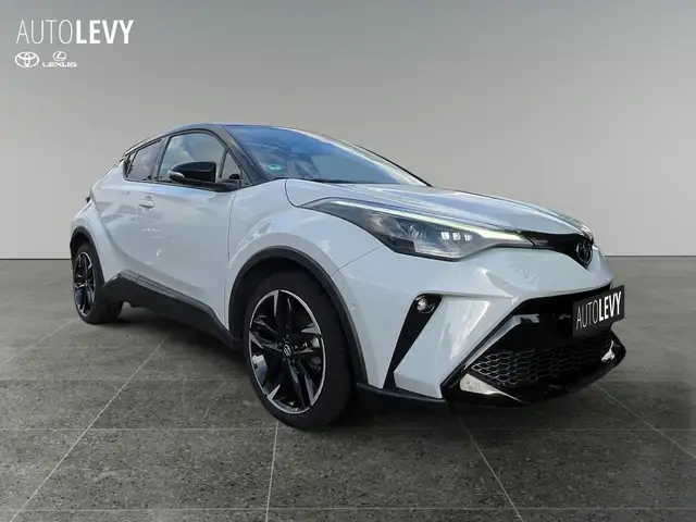Toyota C-HR view 8