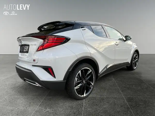Toyota C-HR view 6