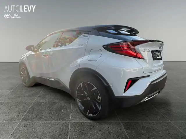 Toyota C-HR view 4