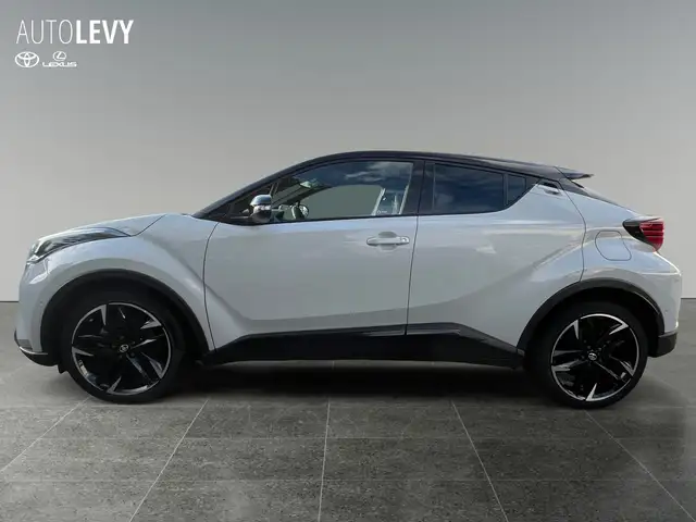 Toyota C-HR view 3
