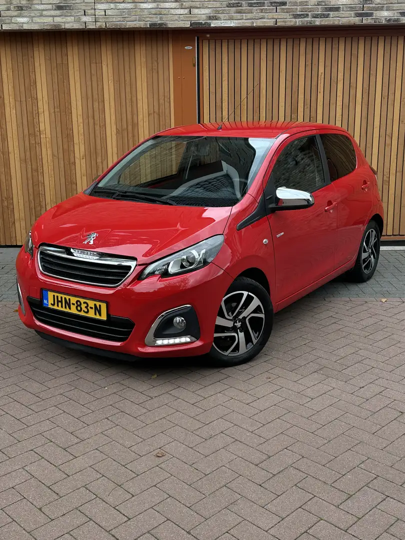 Peugeot 108 Peugeot 108 1.0 e-VTI Style 72PK 5D Rood - 1