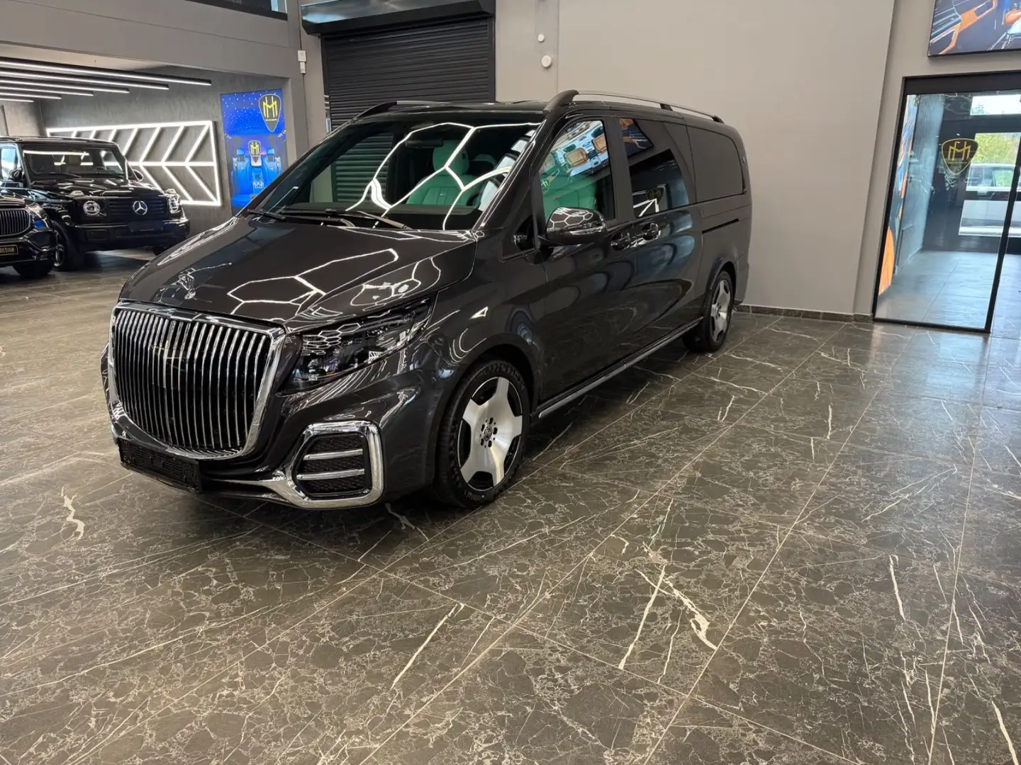 Mercedes-Benz V 300 MH Body kit & Luxuryseat 2025 Grau - 2