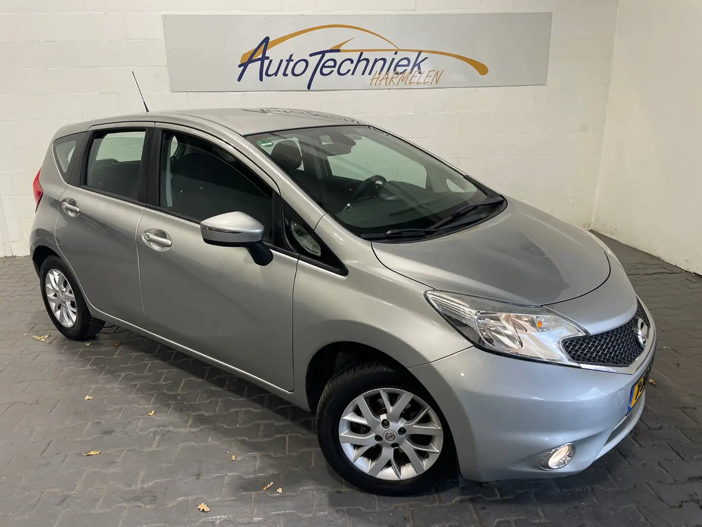 Nissan Note 1.2 Connect Edition *Navi*Climate*NL-Auto* Grijs - 1