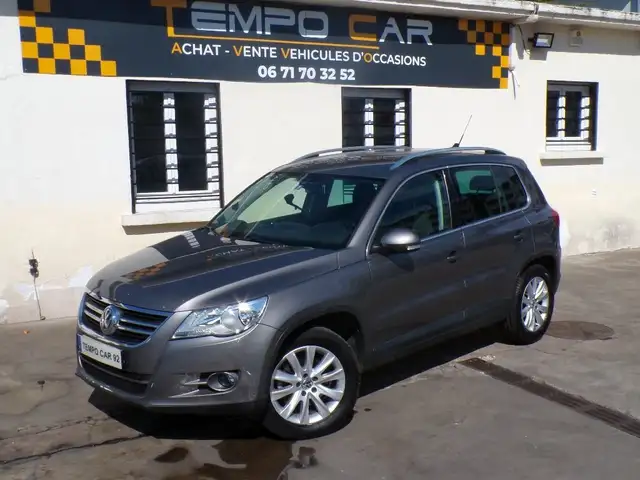 2009 Volkswagen Tiguan in Grey for sale
