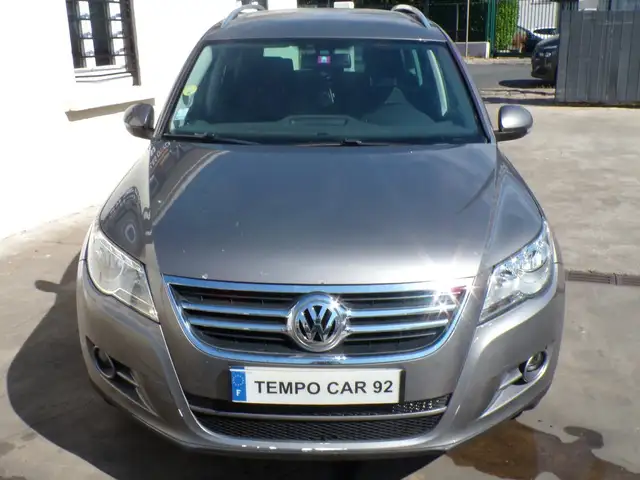 Volkswagen Tiguan view 5