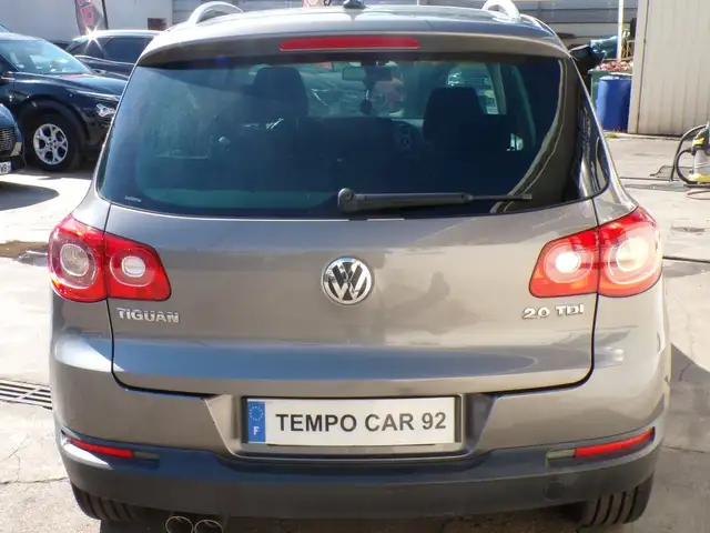 Volkswagen Tiguan view 6