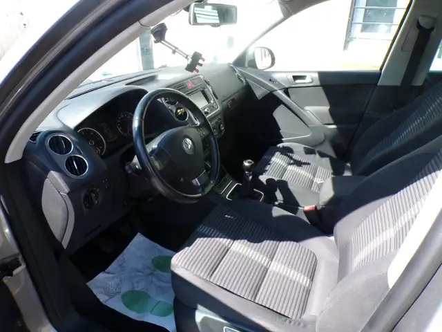 Volkswagen Tiguan view 9
