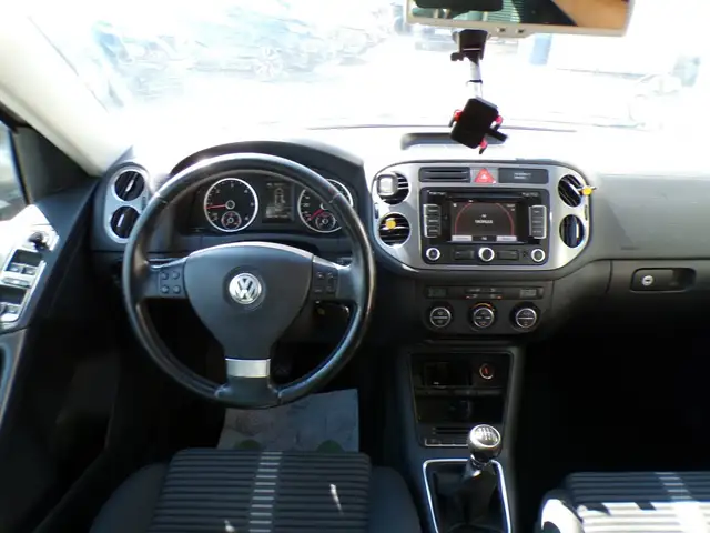 Volkswagen Tiguan view 14