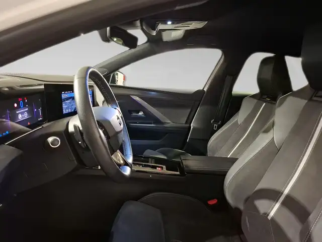 Opel Astra view 9