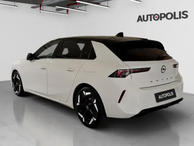Opel Astra view 2