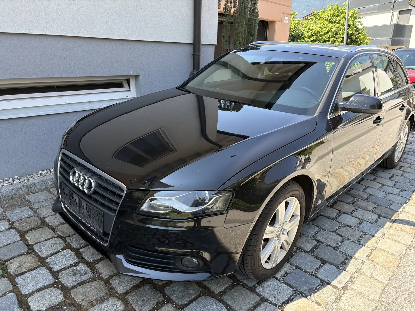 Audi A4 Avant 2,0 TDI DPF Schwarz - 1