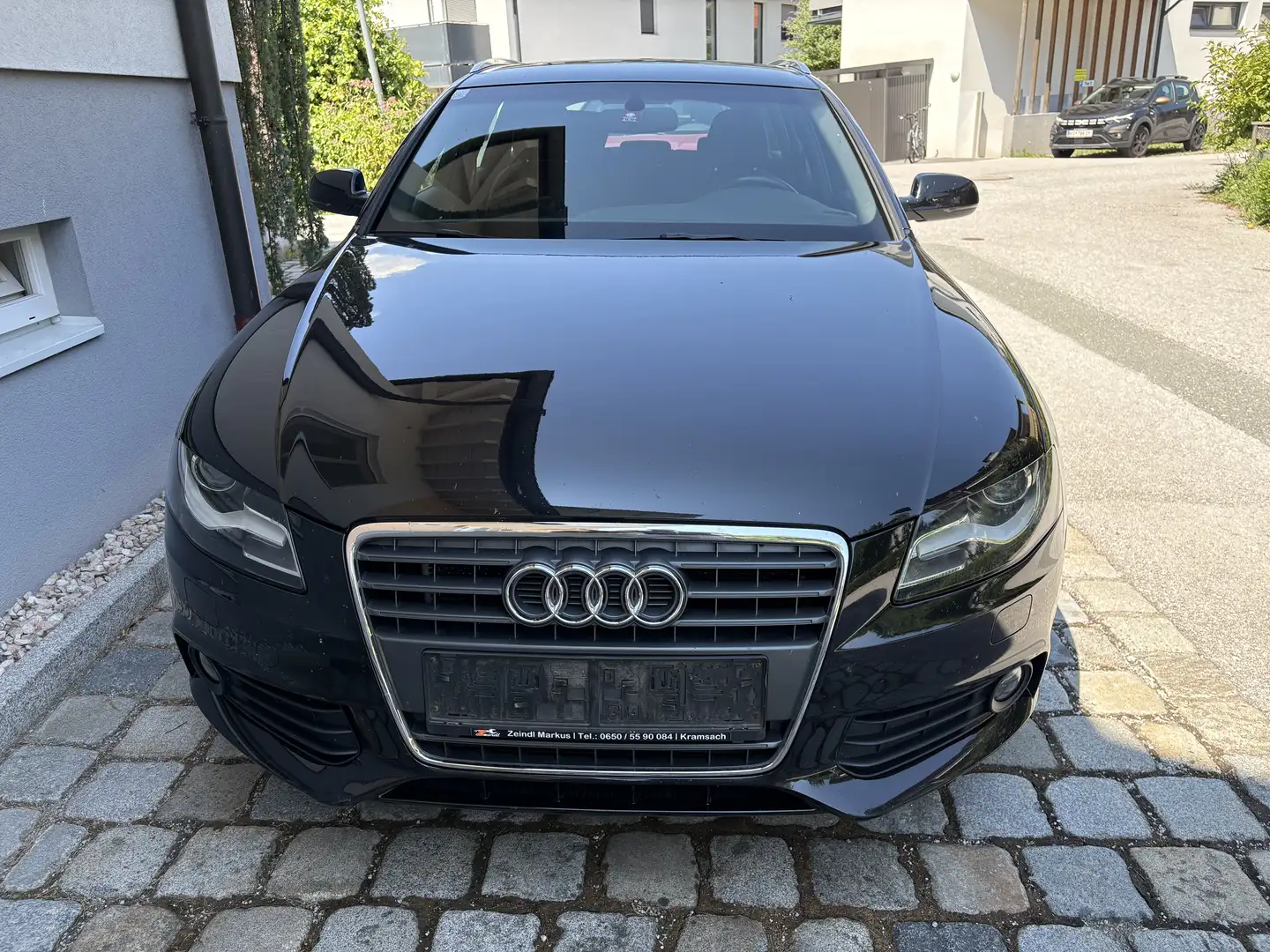 Audi A4 Avant 2,0 TDI DPF Schwarz - 2