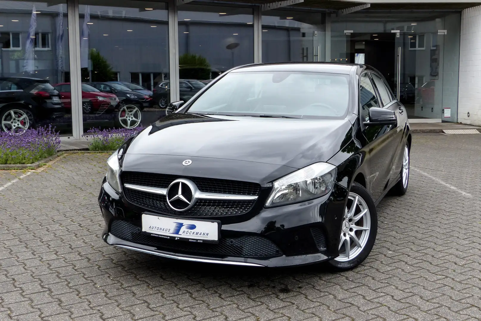 Mercedes-Benz A 180 CDI d Aut.BlueEfficiency Navi PDC Teilleder Noir - 2