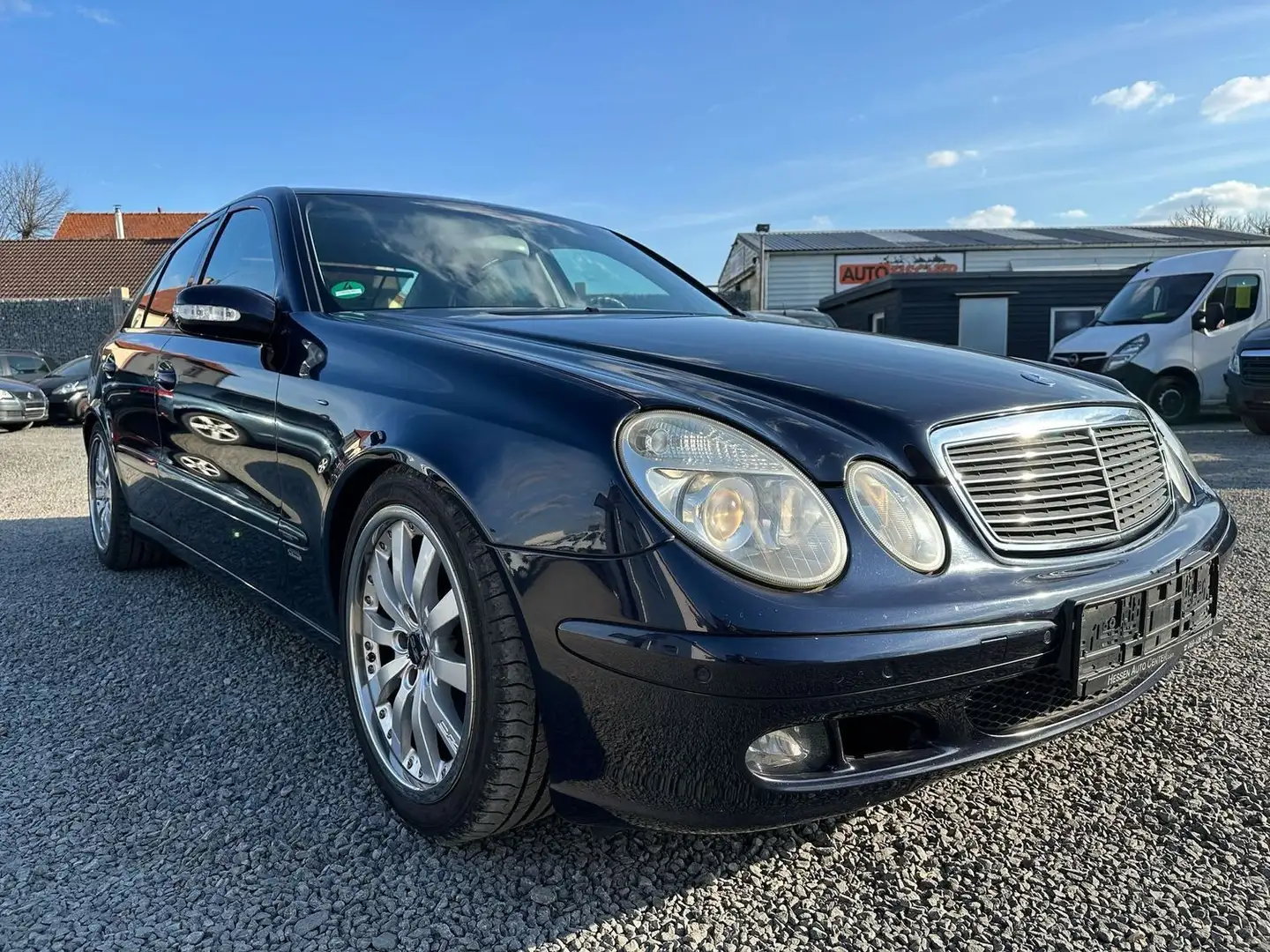 Mercedes-Benz E 220 CDI Blau - 1