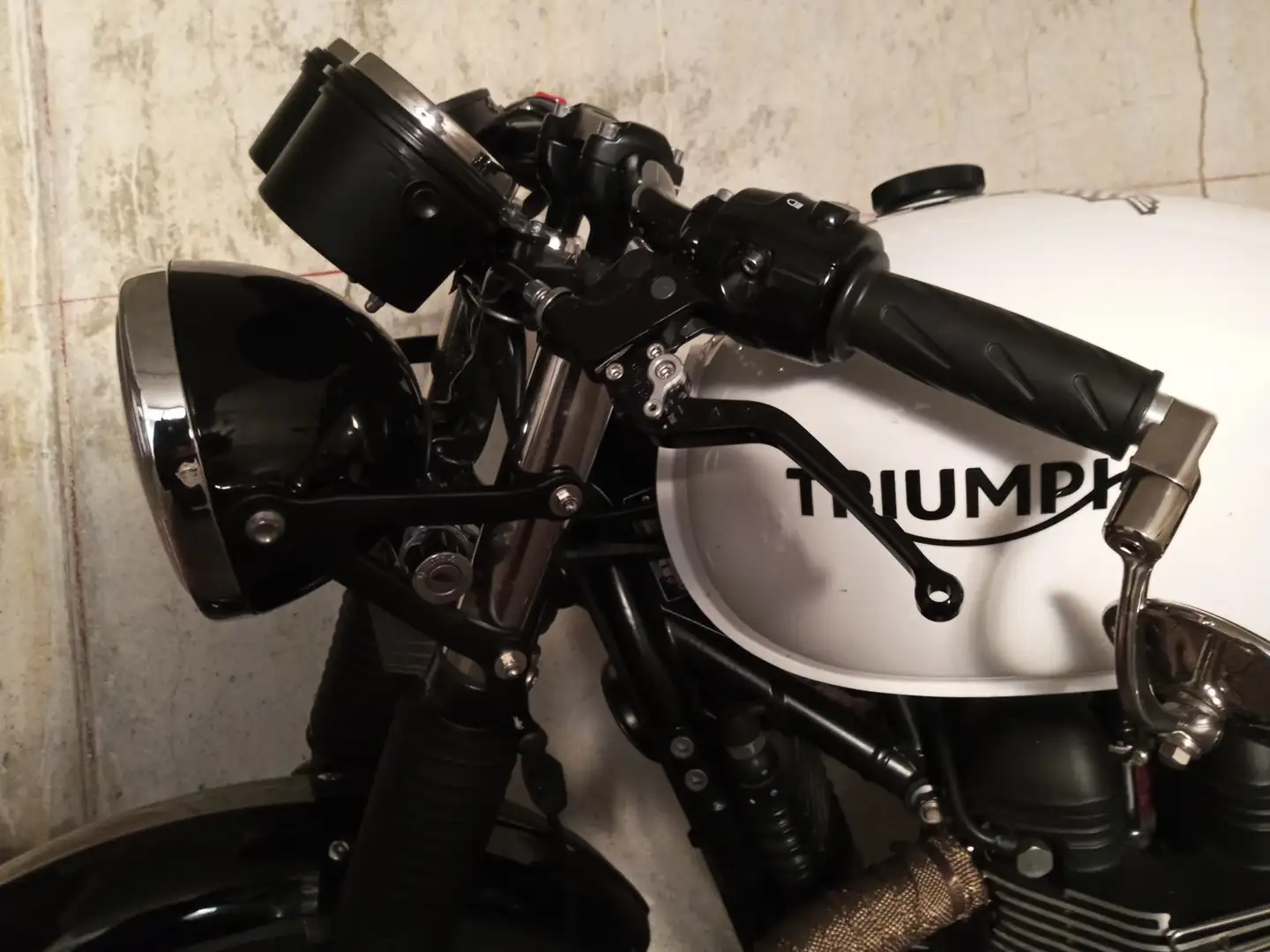 Triumph Thruxton Ace Edition Weiß - 2