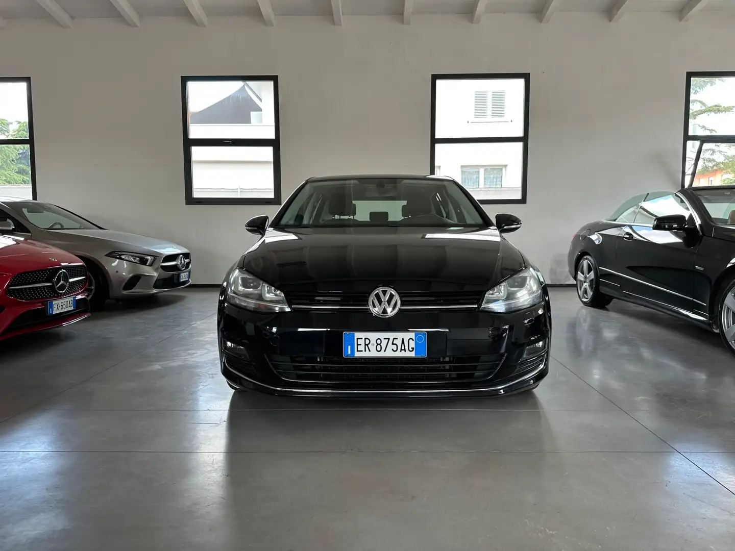 Volkswagen Golf Golf 2.0 TDI 5p. Highline BlueMotion Technology Zwart - 1