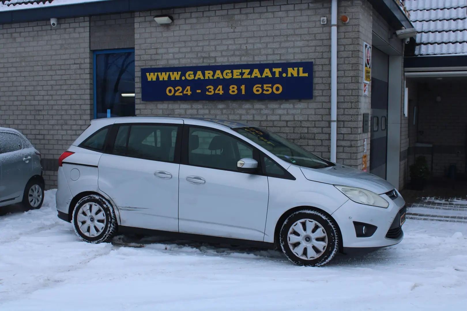 Ford Grand C-Max 1.6 Trend 7p. Airco APK 23-02-2027 Grau - 2