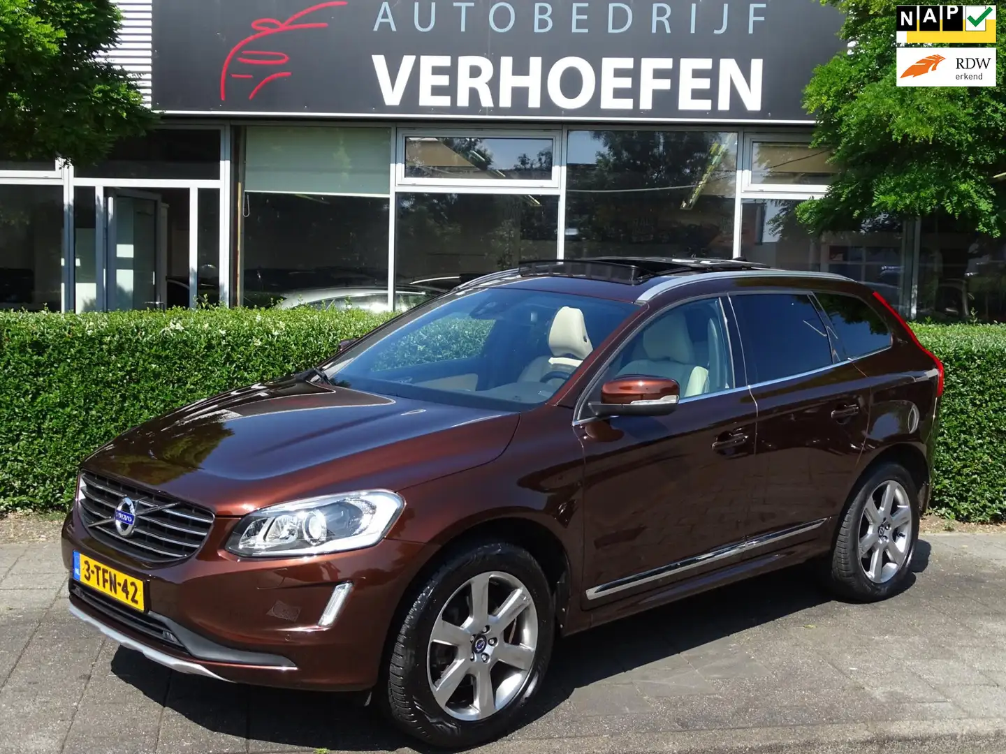 Volvo XC60 2.0 T5 FWD Summum - PANORAMADAK - AUTOMAAT - STOEL Brun - 1