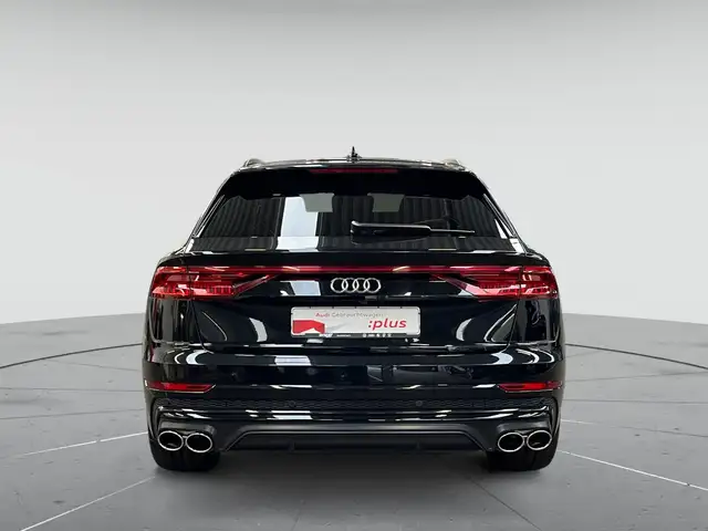 Audi SQ8 view 6